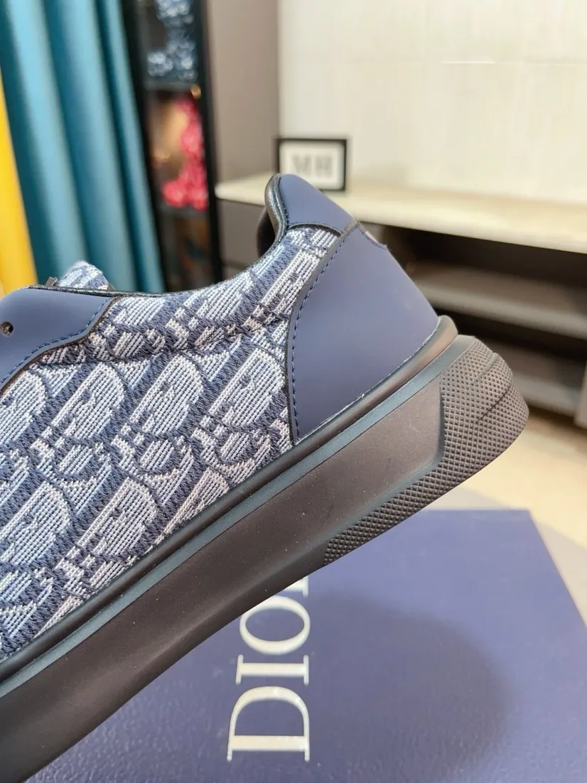 Men's shoes 💰400🌹🌹【Dior】Best-selling official website world premiere 🔝High-end men's shoes brand official website latest series: uppers are made of imported cowhide with special fabrics➕mesh breathable lining. Make walking more convenient and comfortable! Compared with the official quality, Midea’s 1:1 replica. Create a fashionable personality to set off your uniqueness! A must-have for trendy men! Classic style. Men's sizes: 38-44.